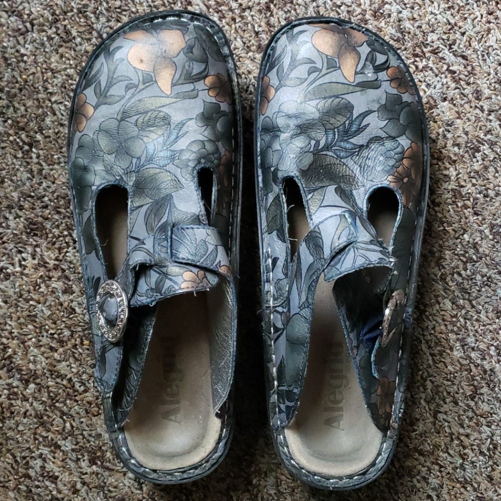 Algeria clogs